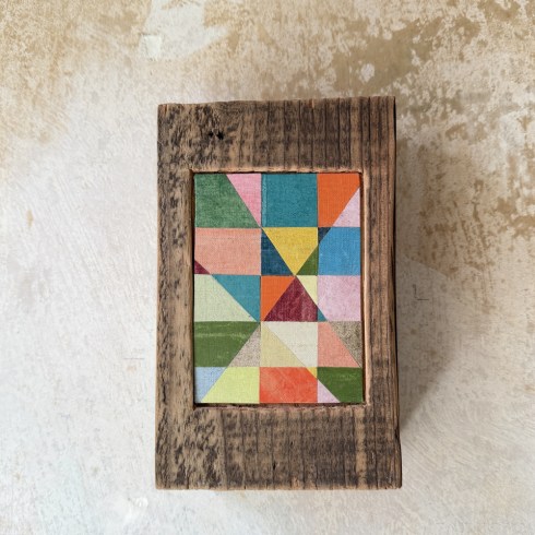 colour field on wall 19.5 x 12 x 5cm
